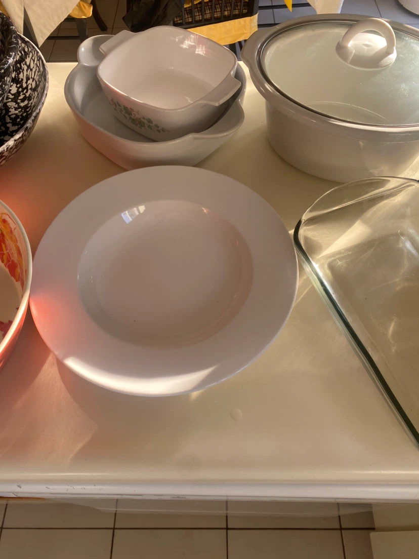 Assorted Kitchenware: Bowls, Casserole Dishes & Pot - photo 3