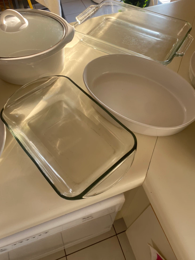 Assorted Kitchenware: Bowls, Casserole Dishes & Pot - photo 4