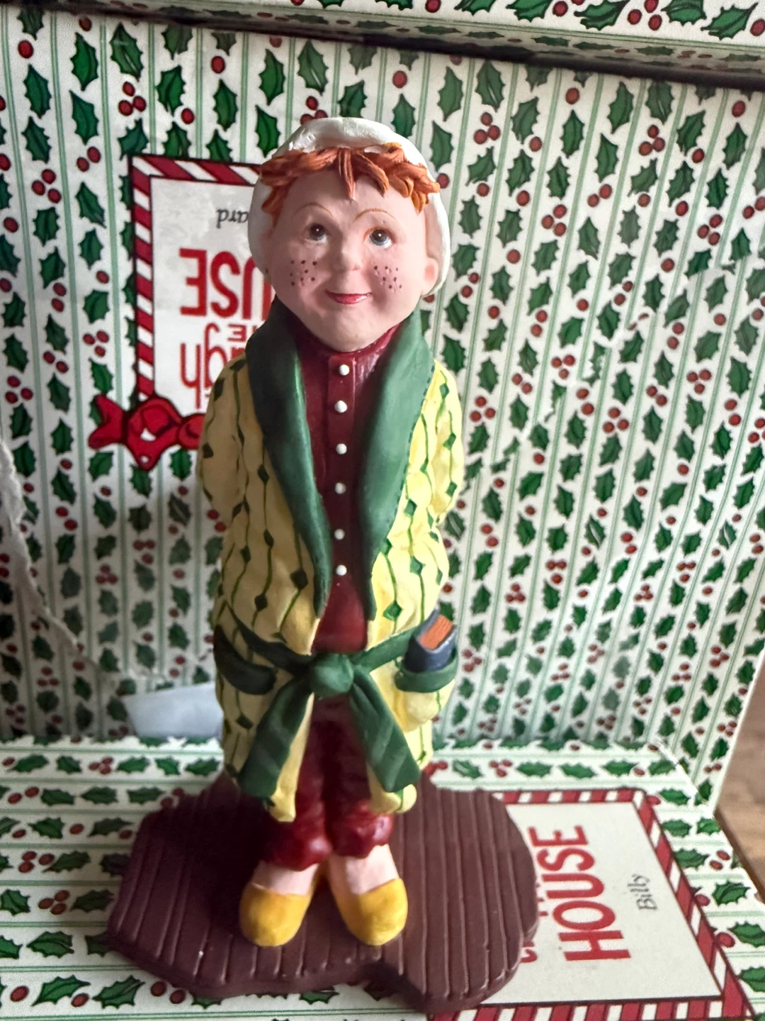 Christmas Caroler Figurine - Billy