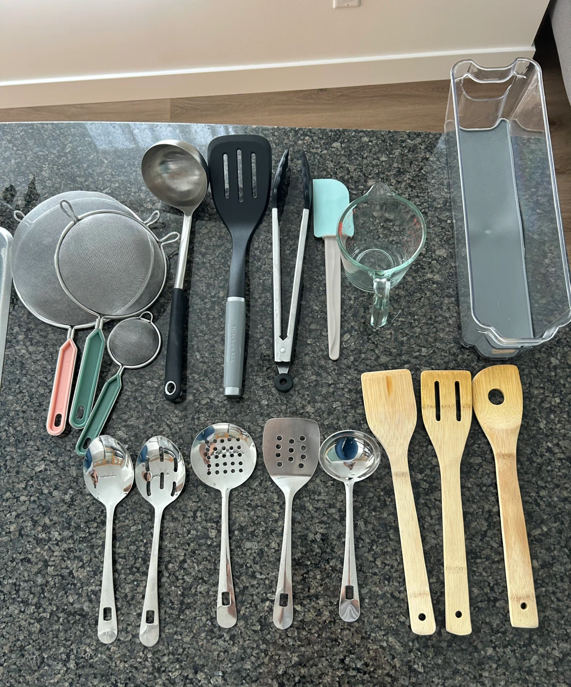 Title: Kitchen Essentials Bundle – Good Condition! - photo 2