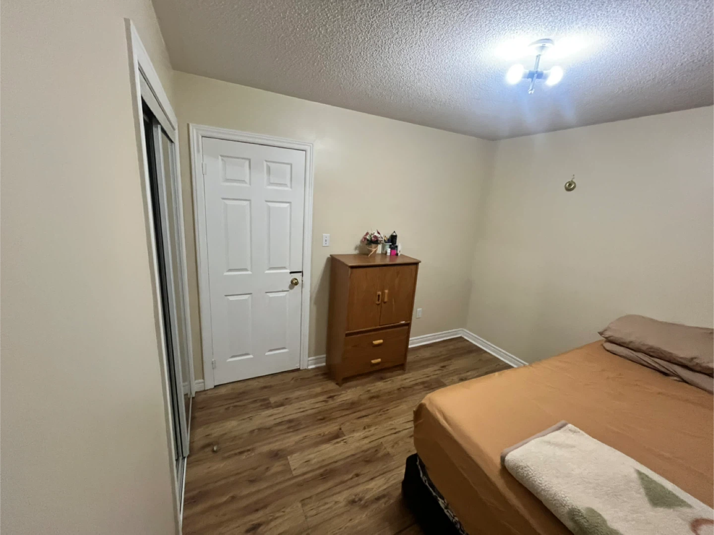 ROOM FOR RENT - photo 2