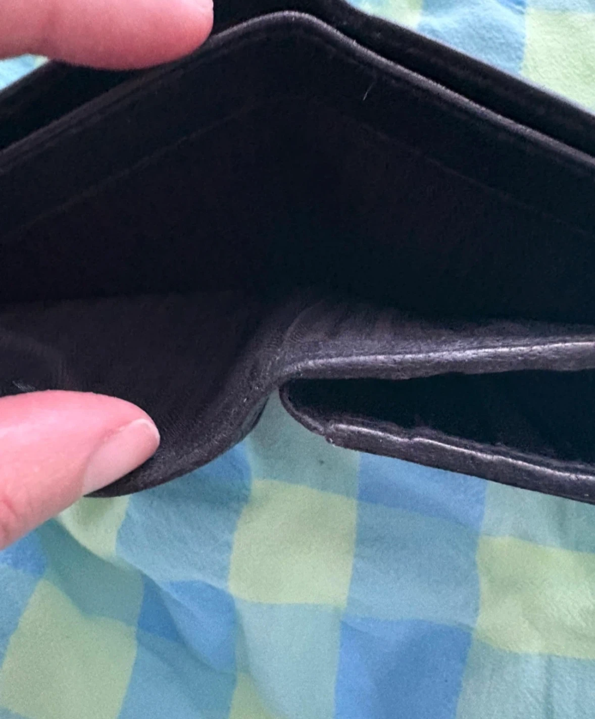 2 wallets (Like new) (Both FREE) - photo 4