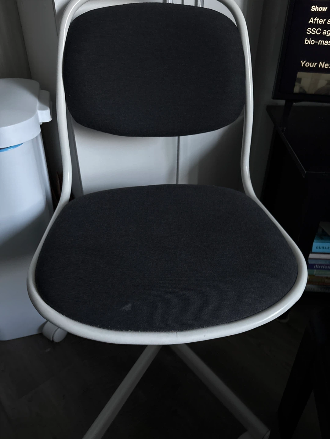 IKEA ÖRFJÄLL Swivel Chair - Black/White