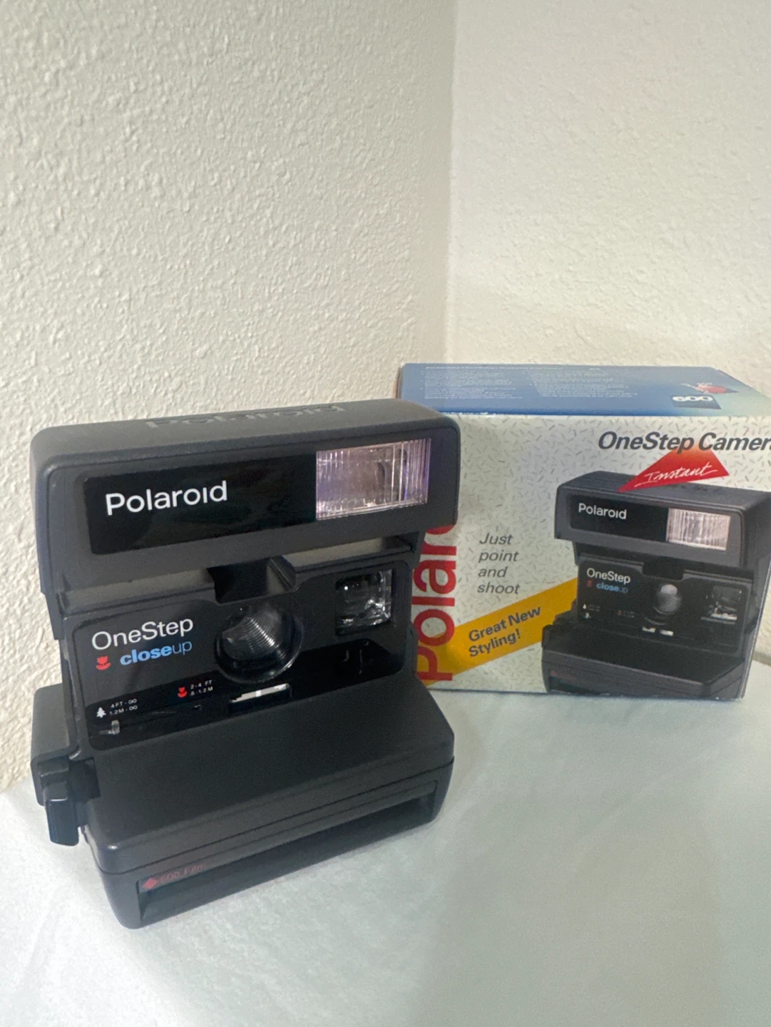 Polaroid OneStep CloseUp Instant Camera with Box