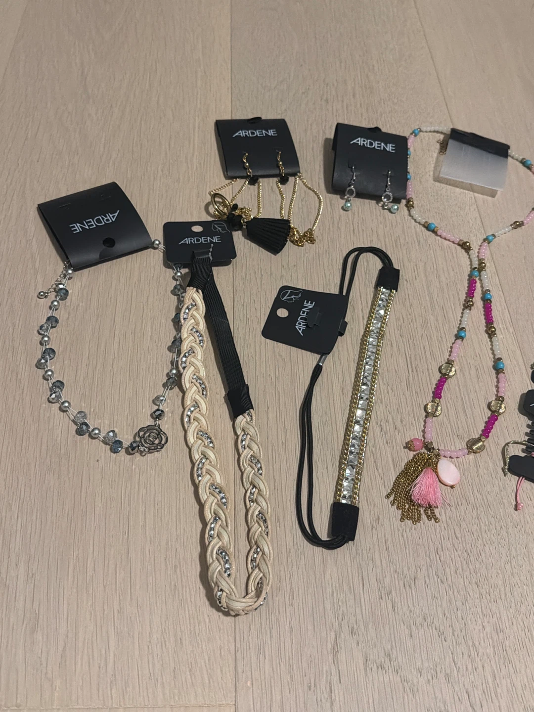 Ardene Bracelets, Earrings, Necklaces and Headbands (all new) - photo 2
