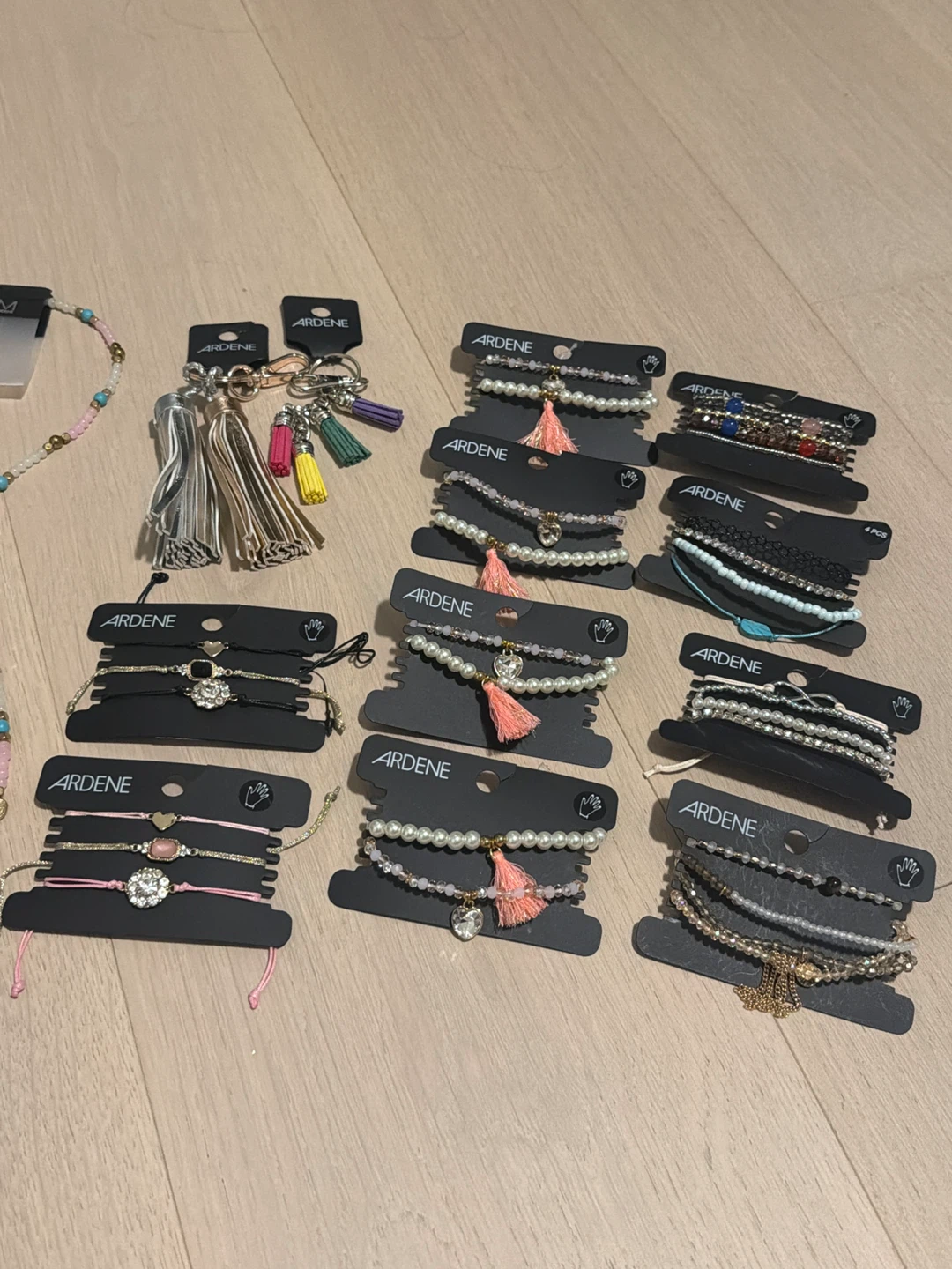 Ardene Bracelets, Earrings, Necklaces and Headbands (all new) - photo 3