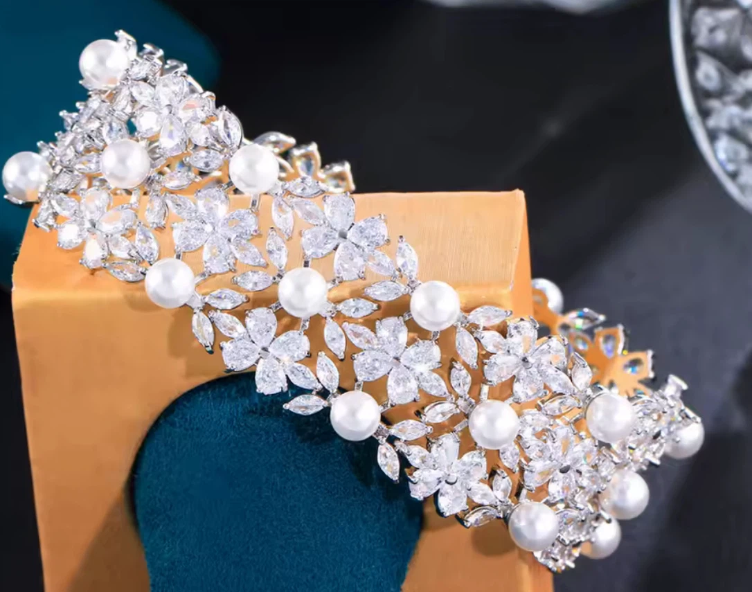 High quality Cubic Zirconia and Pearl Bracelet