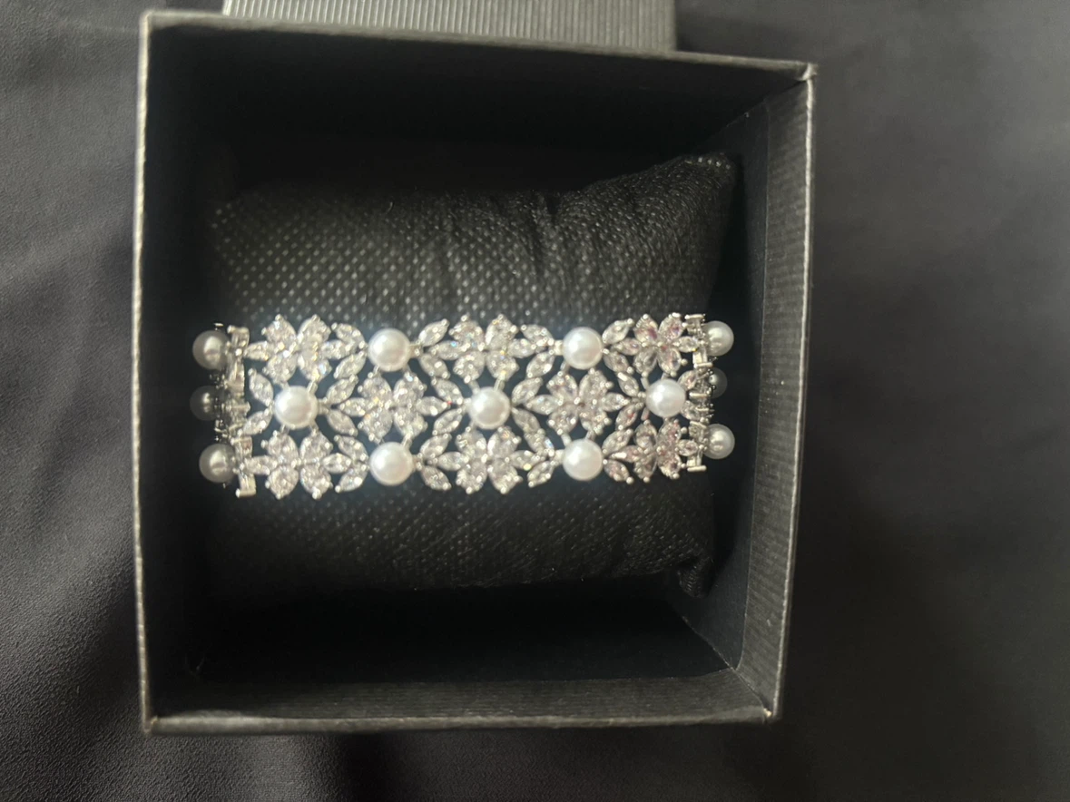 High quality Cubic Zirconia and Pearl Bracelet - photo 5