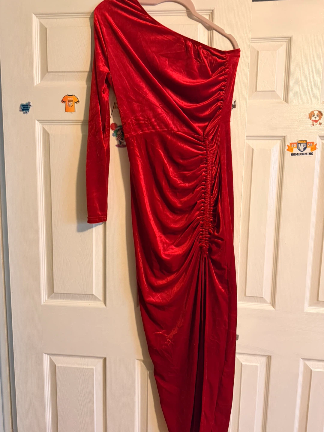 Red Velvet One-Shoulder Ruched Dress - photo 2