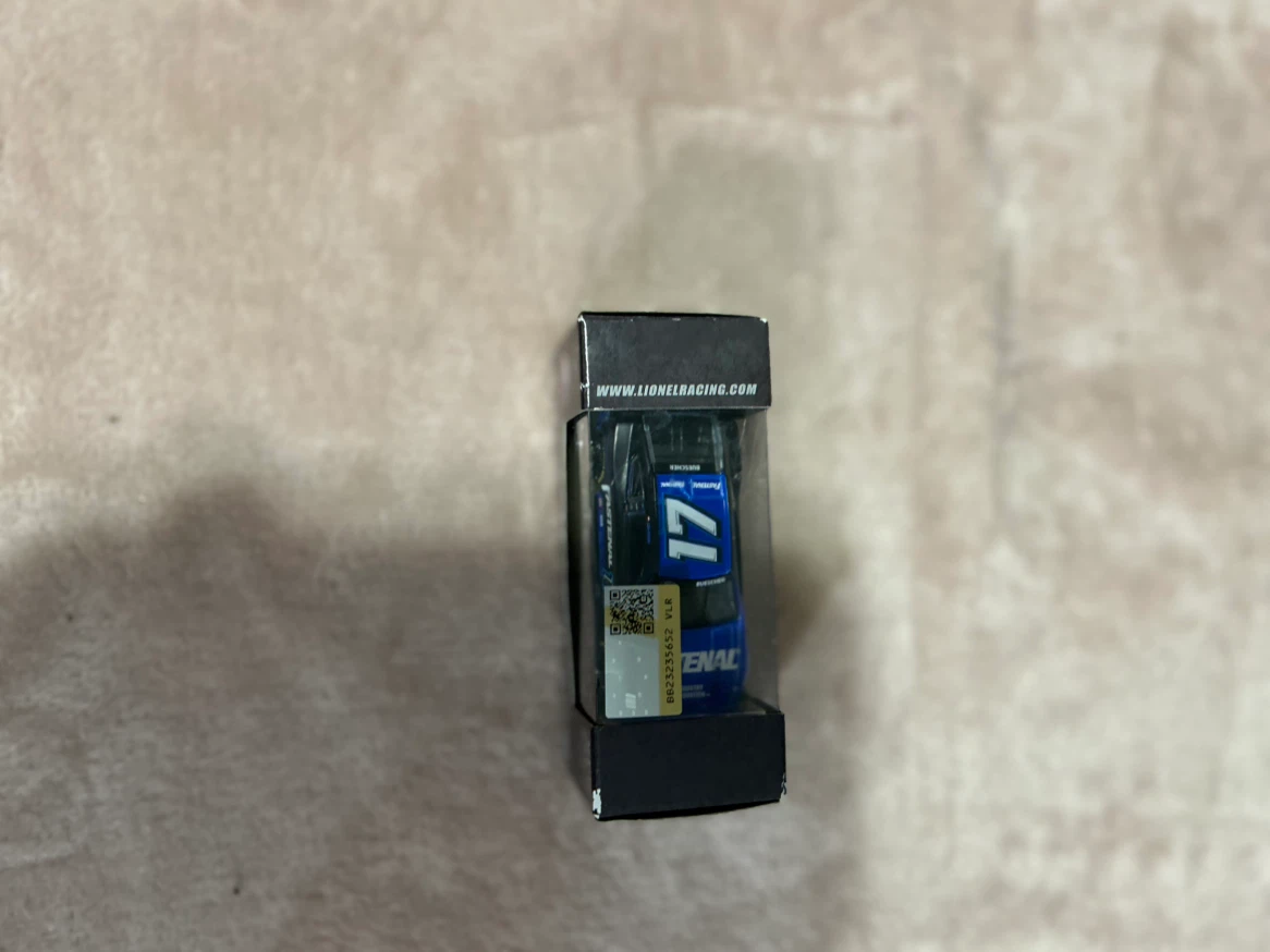 Lionel Racing Chris Buescher #17 Fastenal 2022 Mustang 1:64 - photo 2