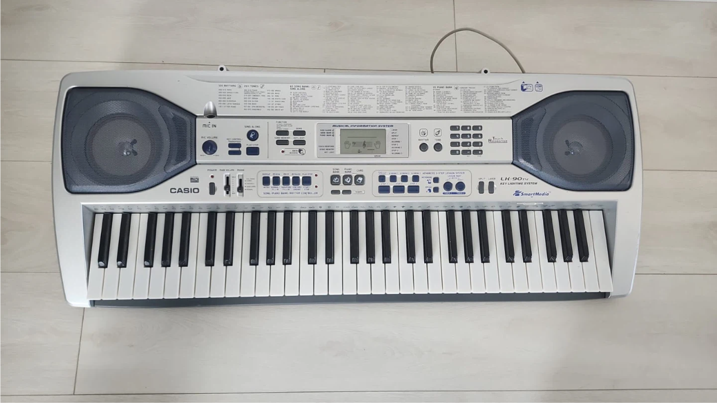 Casio LK-90TV Musical Keyboard