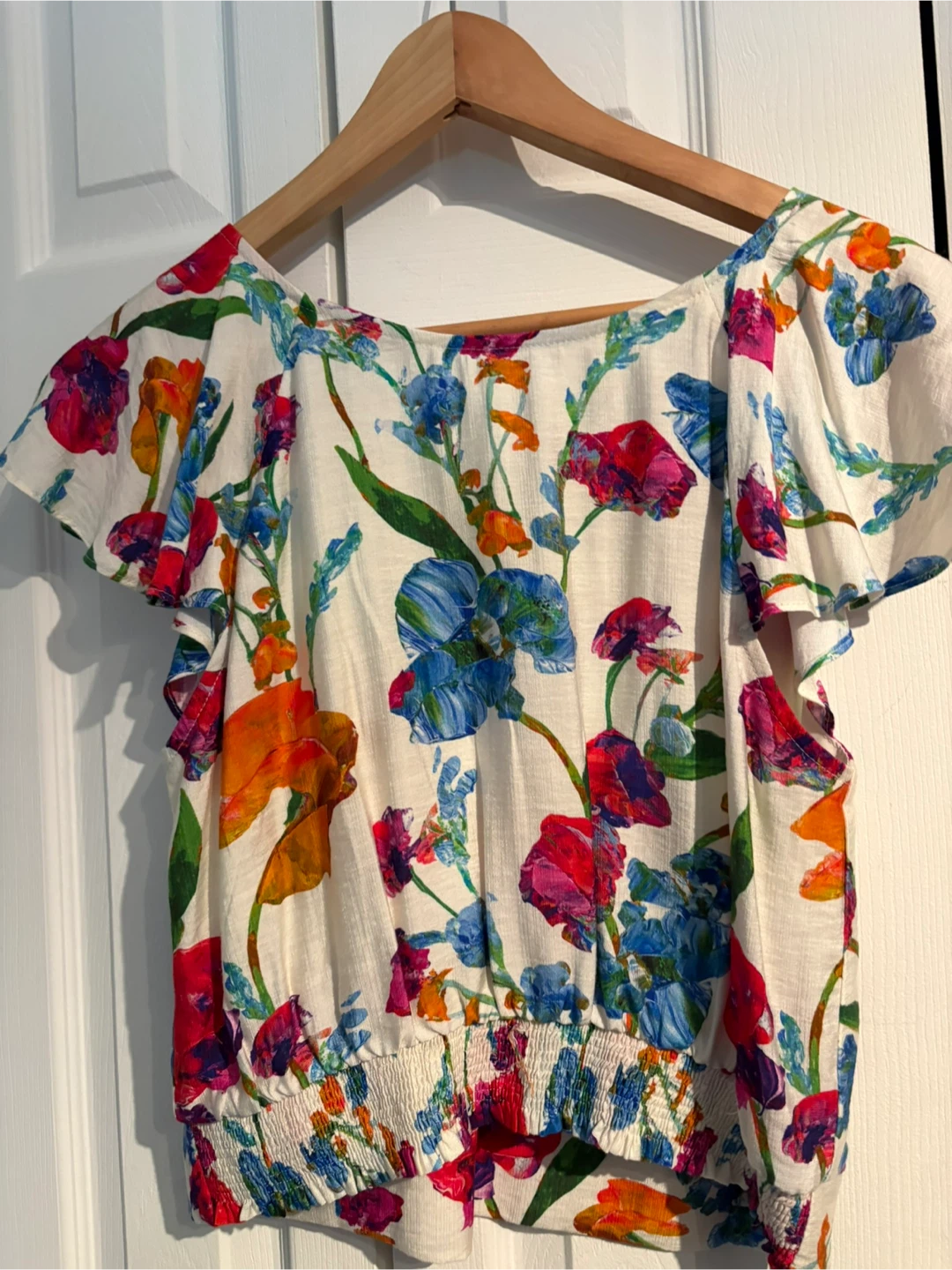 White floral short sleeve top