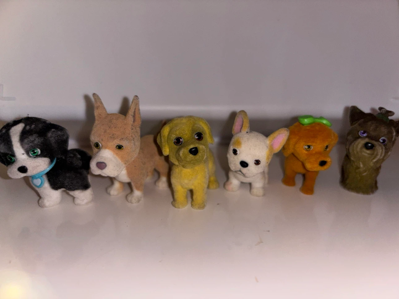 Mini Cat & Dog Figurines with Beds & Accessories - photo 3