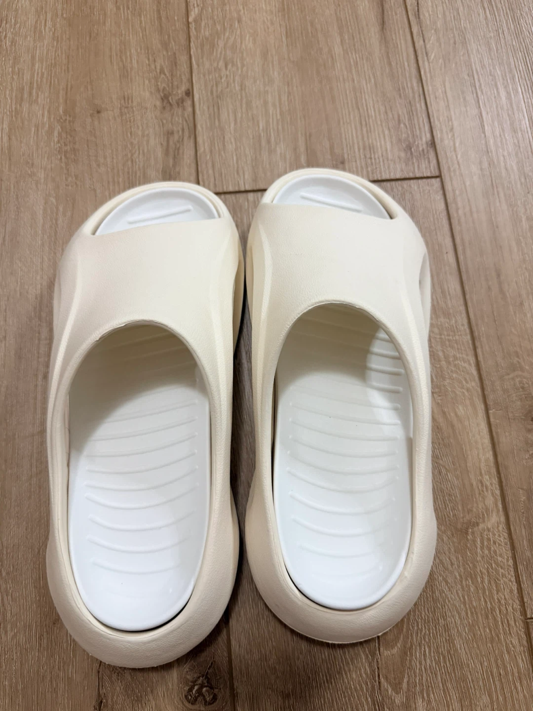 Cream Slides