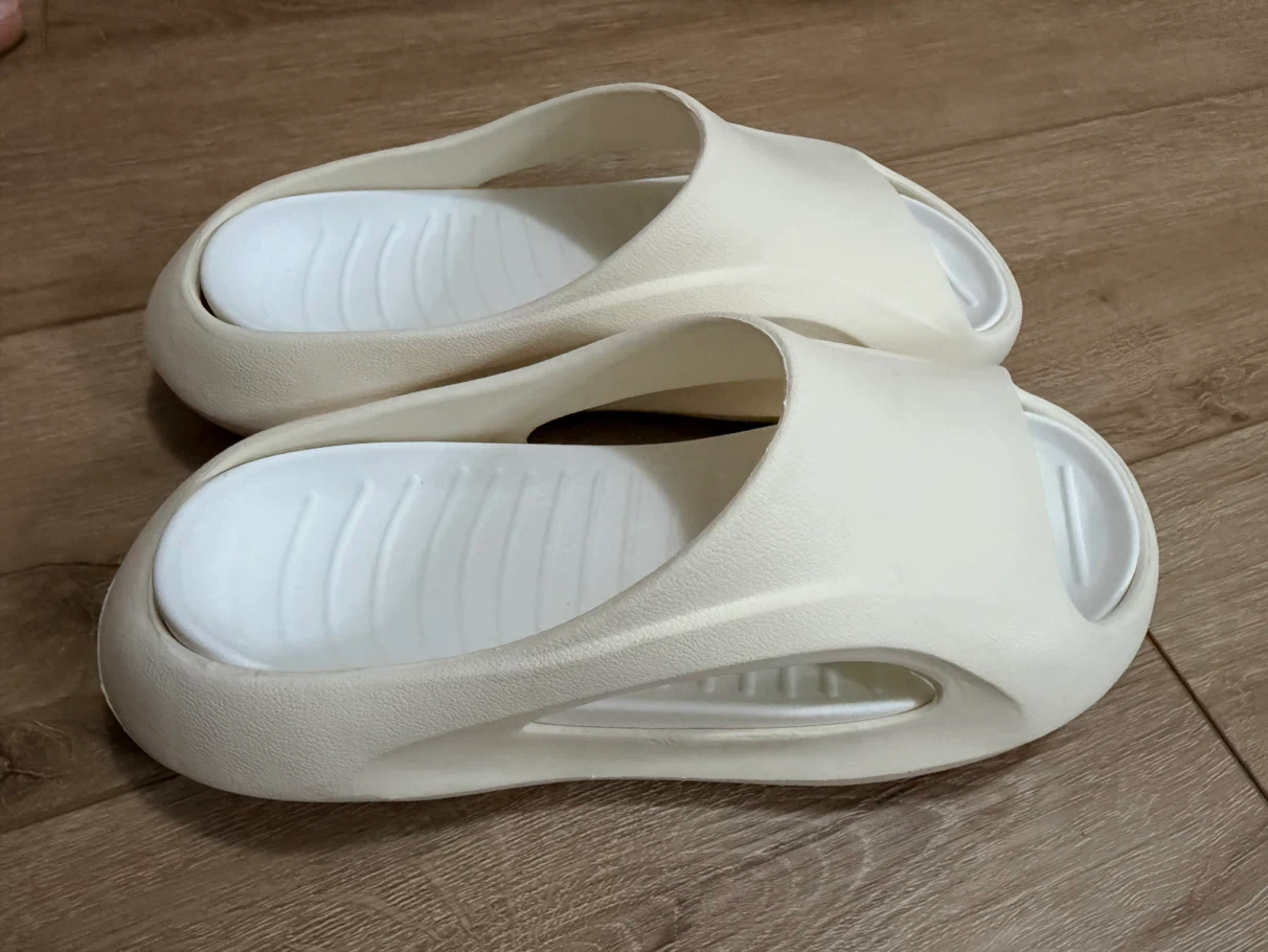 Cream Slides - photo 2
