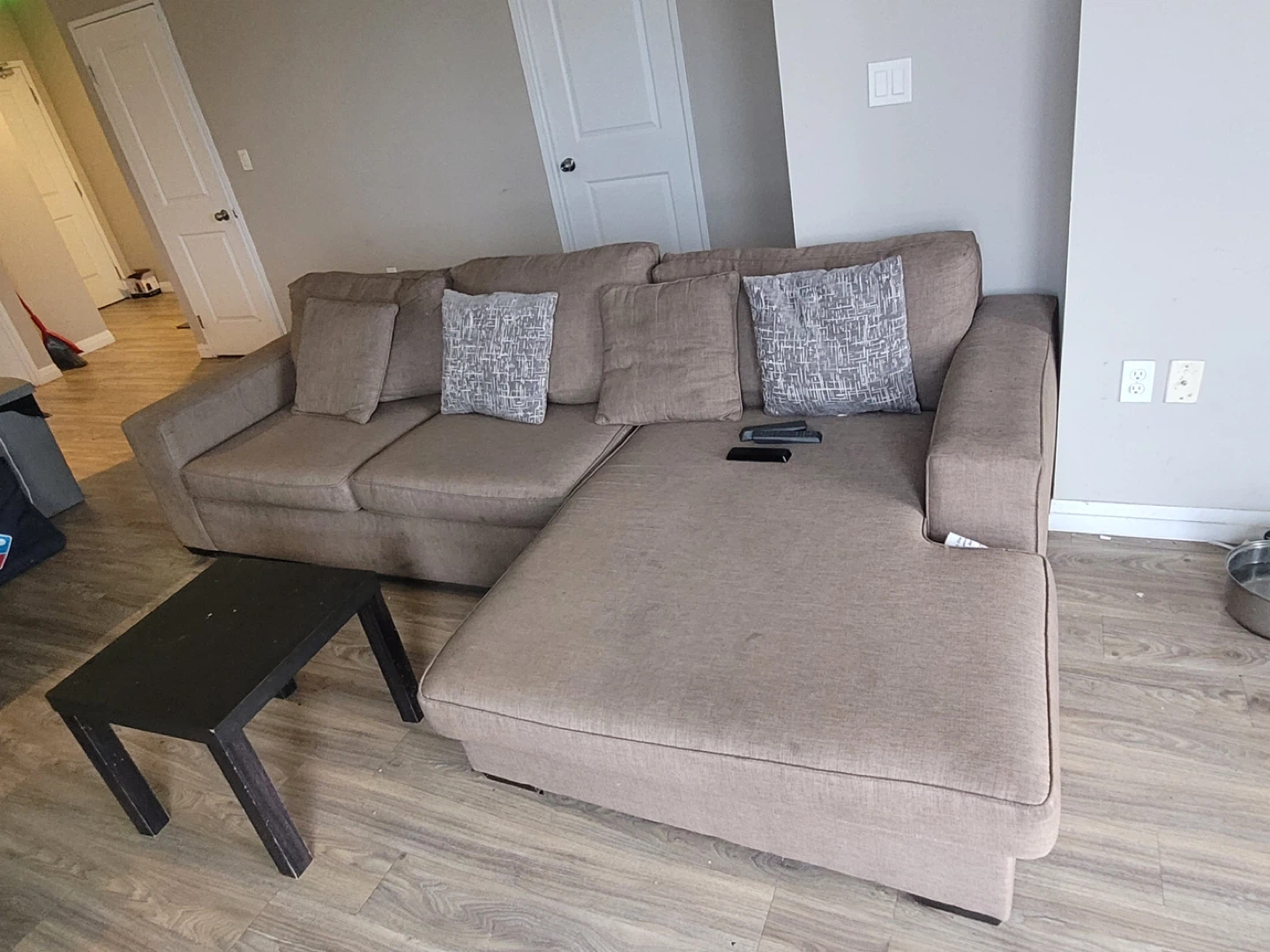 Couch - photo 5