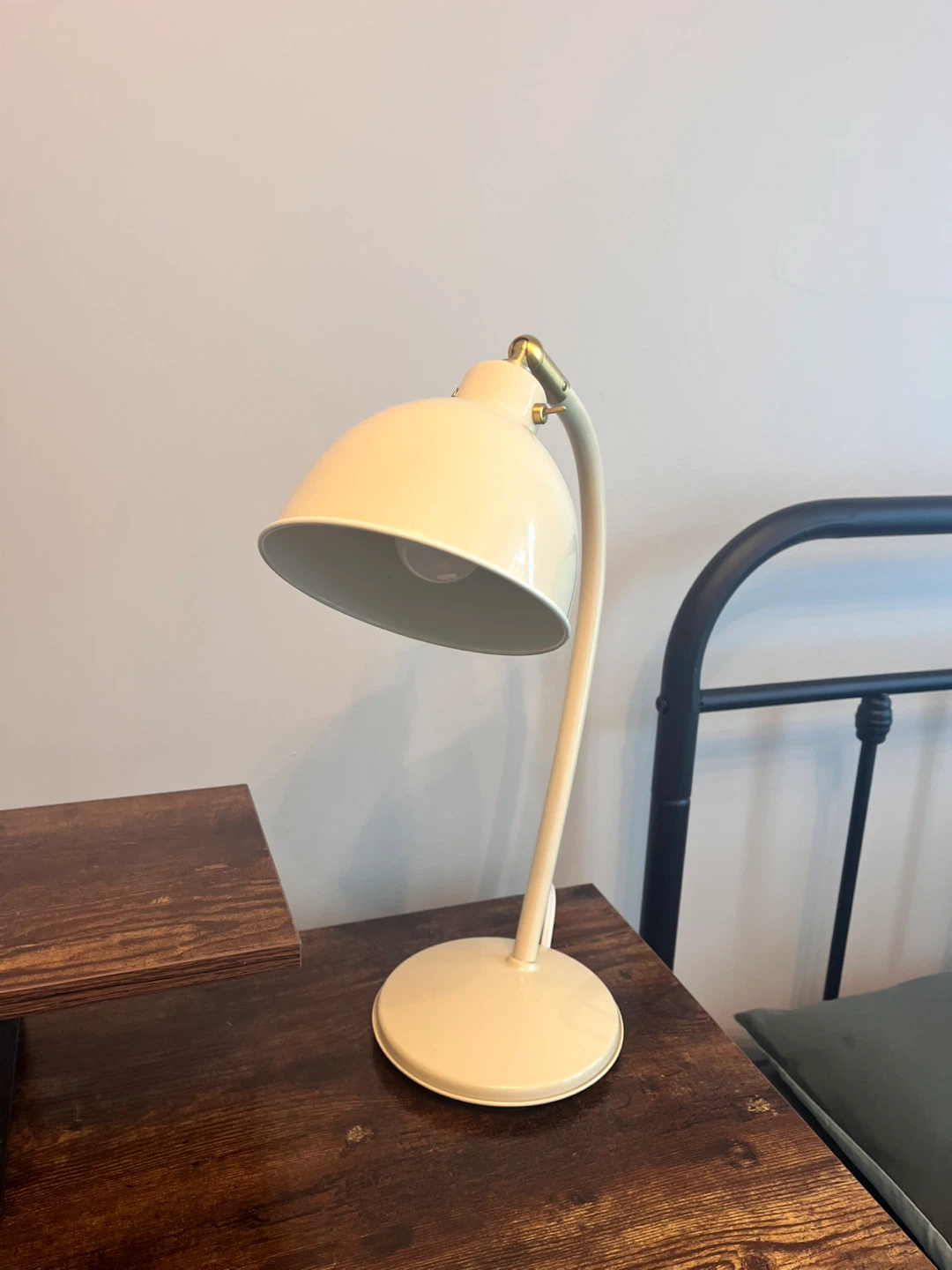 Desk, chair and lamp - photo 3