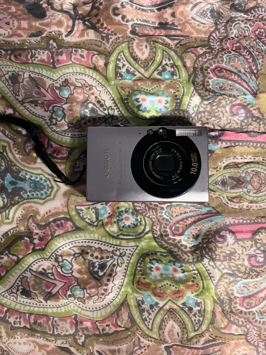 Canon PowerShot SD770 IS Digital ELPH