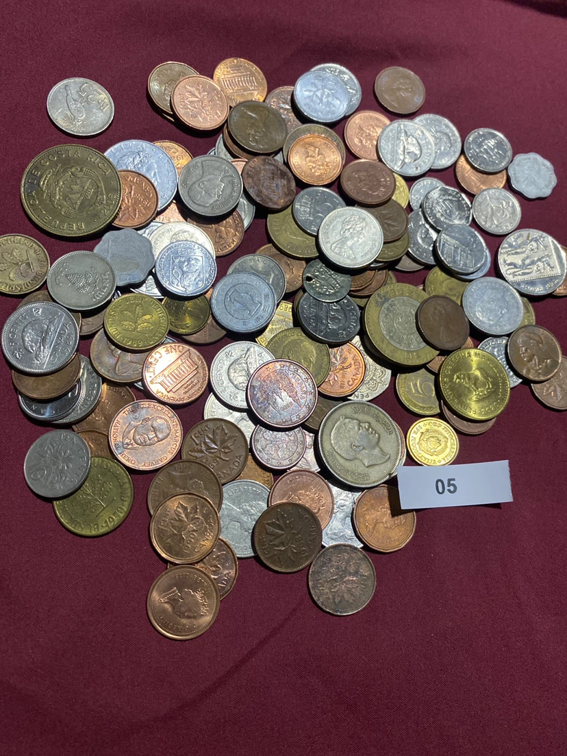 Assorted Collection of World Coins - photo 3