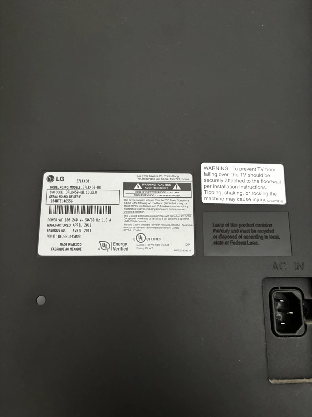 LG 32" LCD TV - photo 3