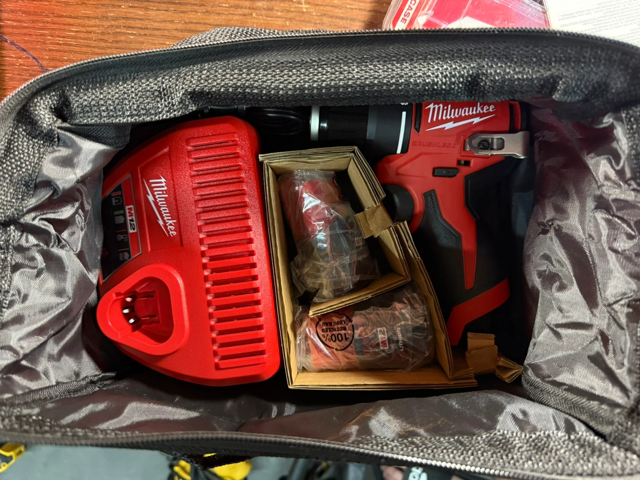 Milwaukee 3401-20 M12 Brushless 3/8" Drill/Driver w/2 batteries - photo 3