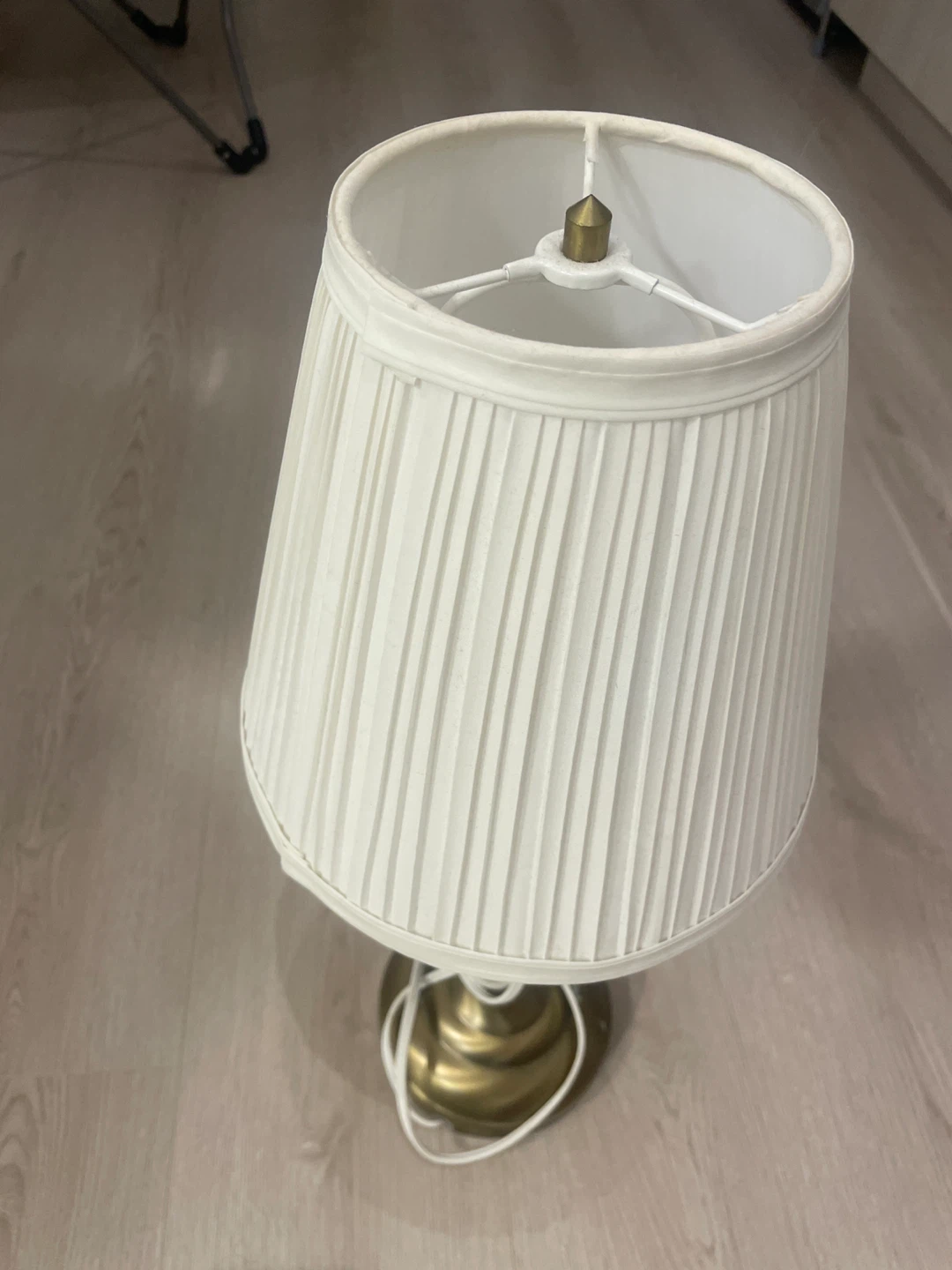 White Pleated Table Lamp with Brass Base - photo 3