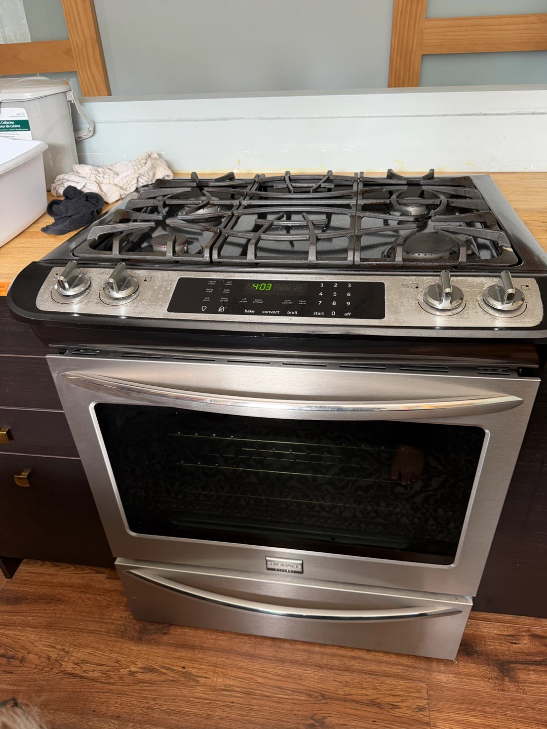 Frigid Air Gas/Electric Stove - photo 3