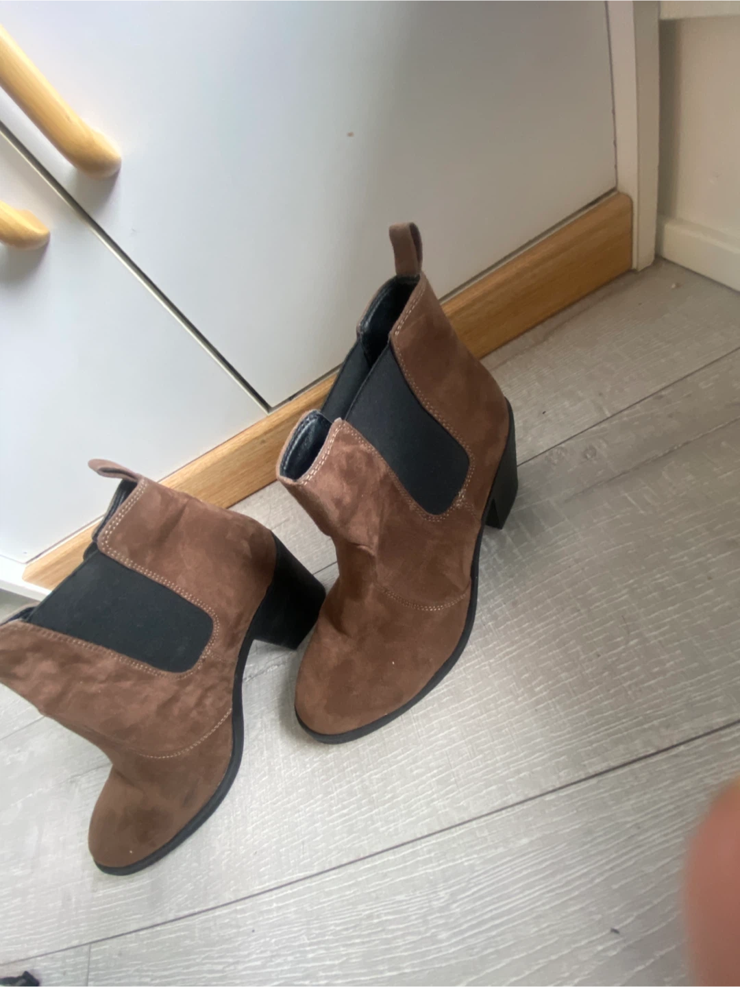 Brown Suede Chelsea Boots - photo 2