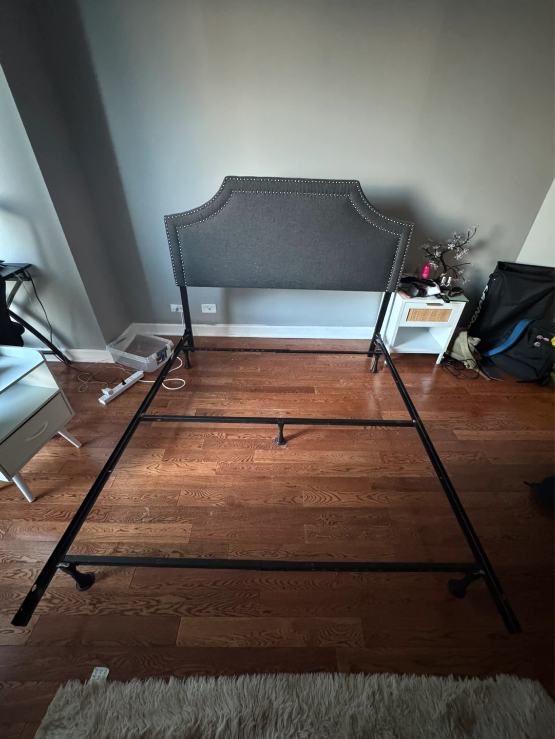 Tufted Upholstered Headboard and Metal Queen Bed Frame - photo 3