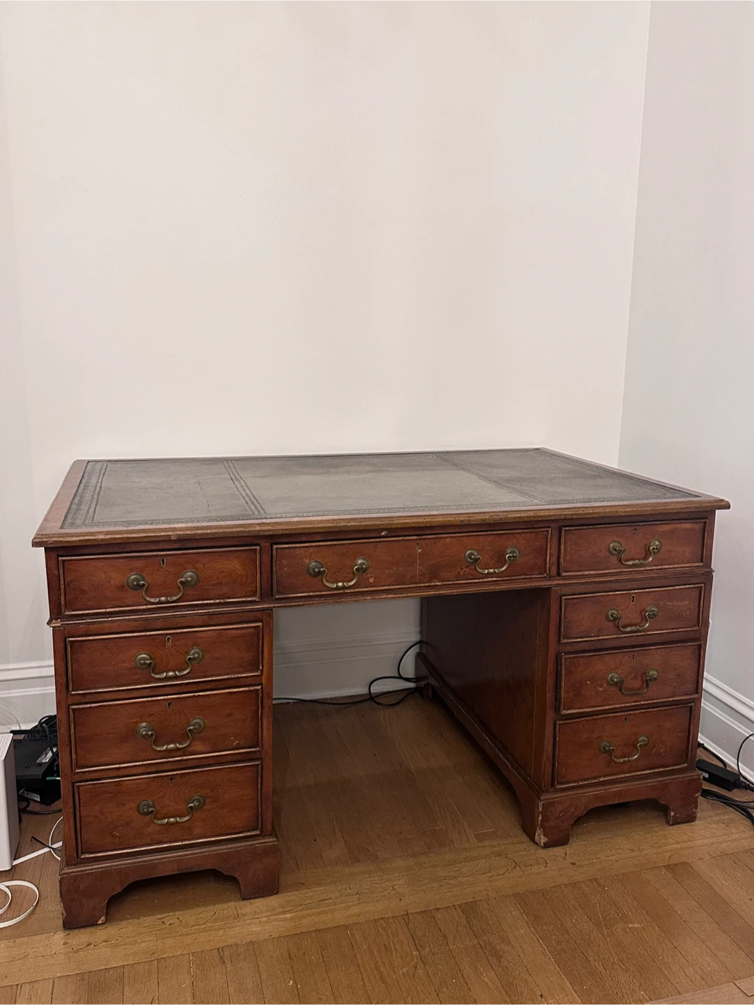Vintage Leather Top Executive Desk - photo 2