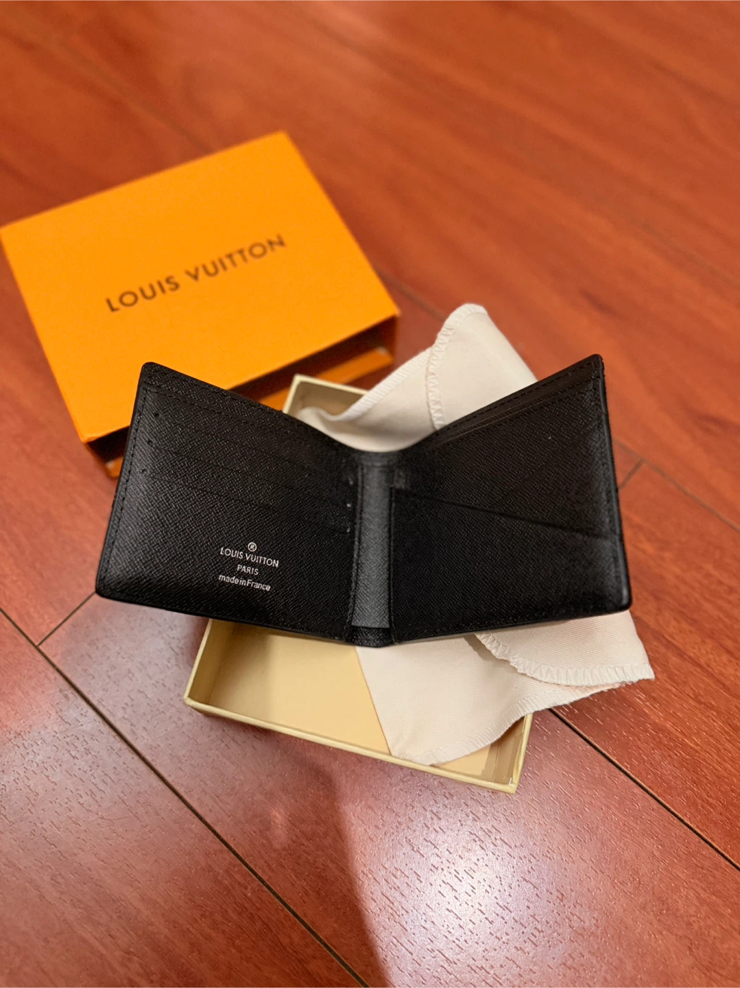 Louis Vuitton Black Leather Bifold Wallet - photo 2