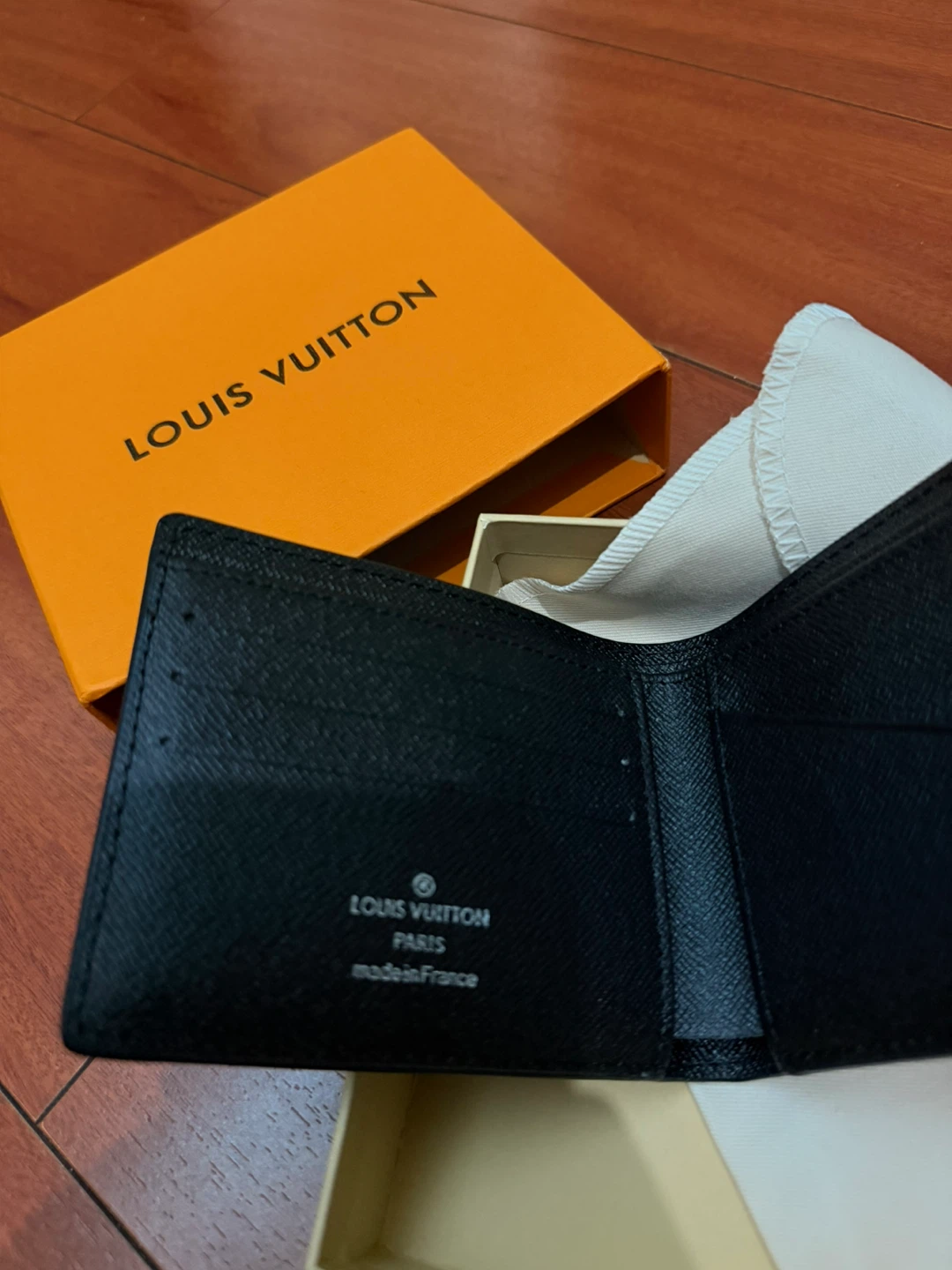 Louis Vuitton Black Leather Bifold Wallet - photo 3