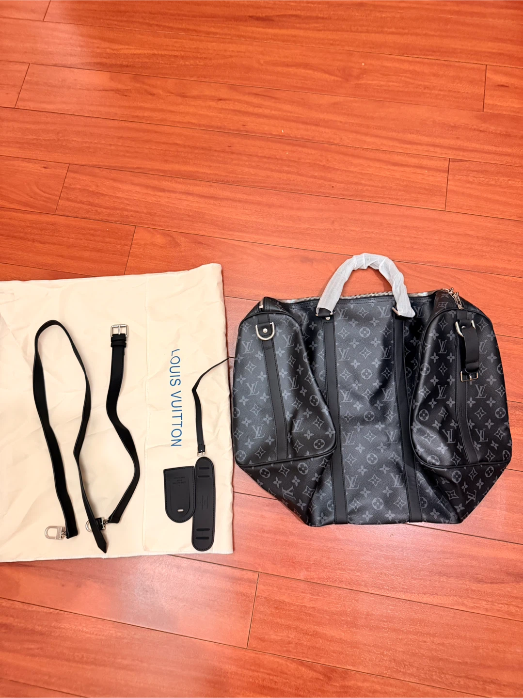 Louis Vuitton Keepall Bandoulière 55 Bag