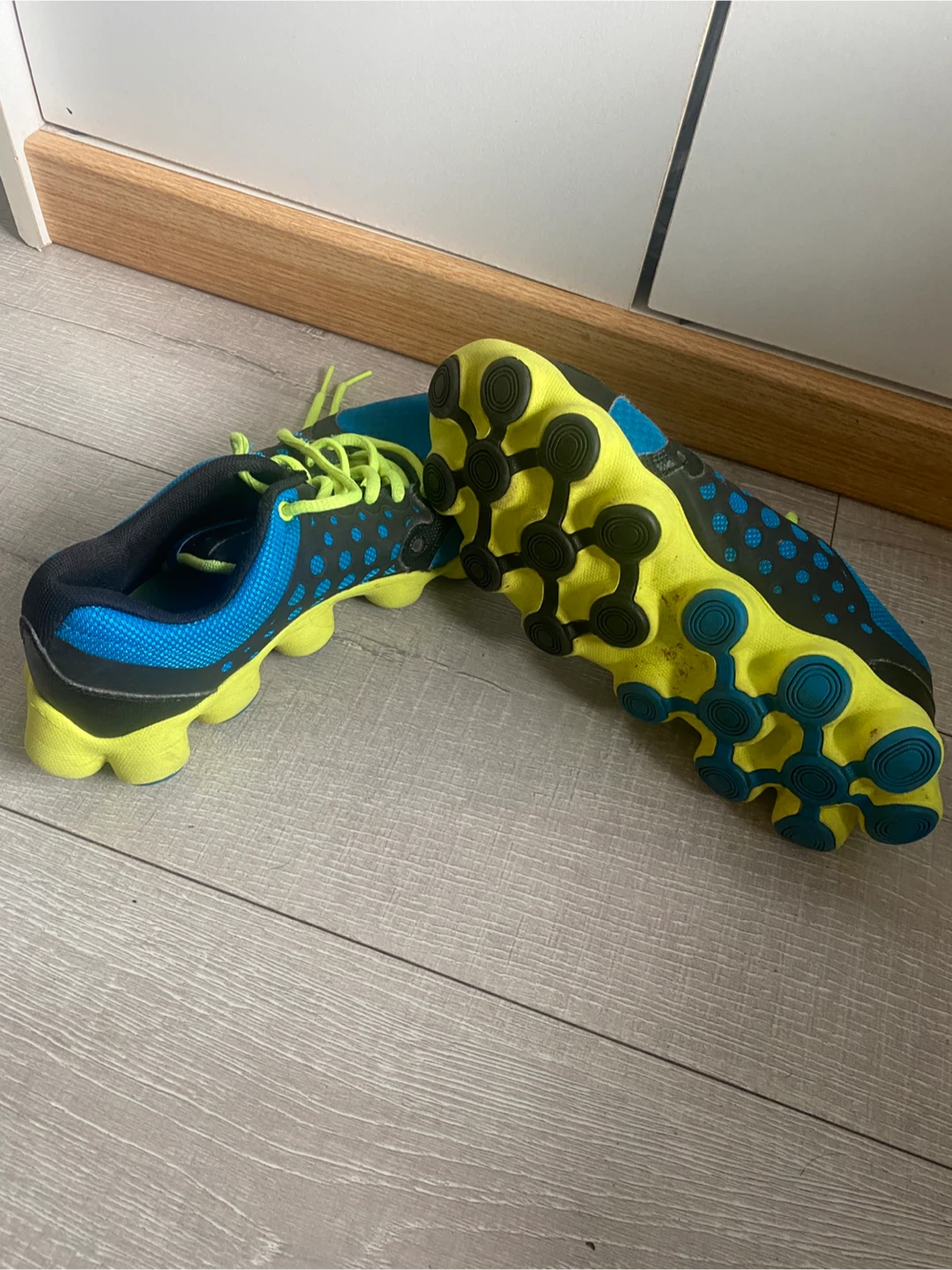 Reebok blue and yellow running shoes - photo 4