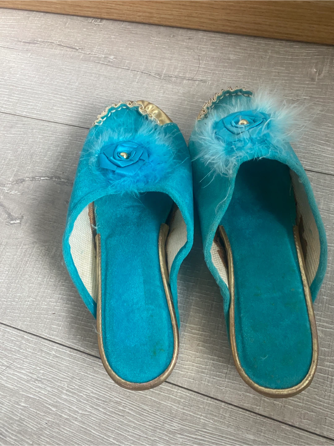 Turquoise slippers with feather and flower detail - photo 2