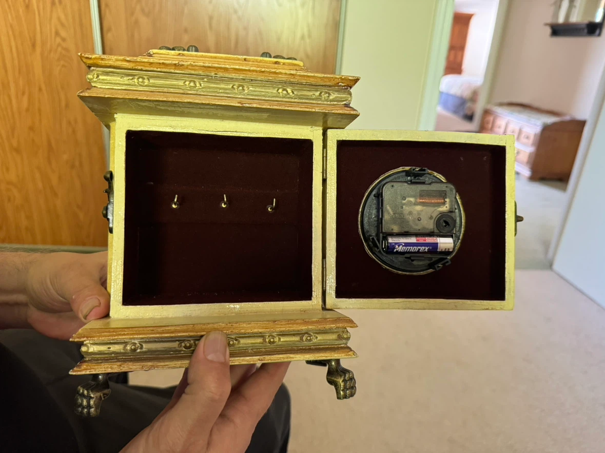 Decorative Mantel Clock with Key Holder - photo 3