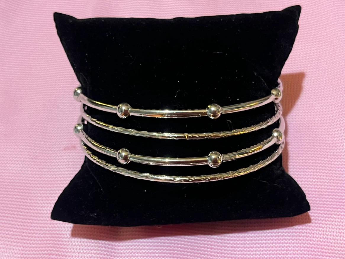 4th of July weekend SALE  ~ Bracelets * $5 each! - photo 2