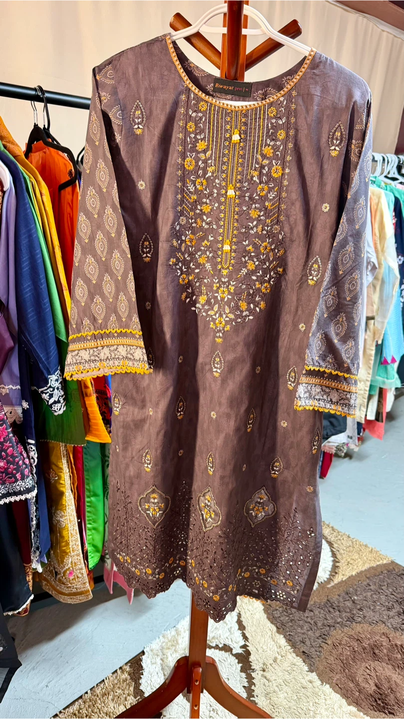 Riwayat Pret Embroidered brown three piece suit