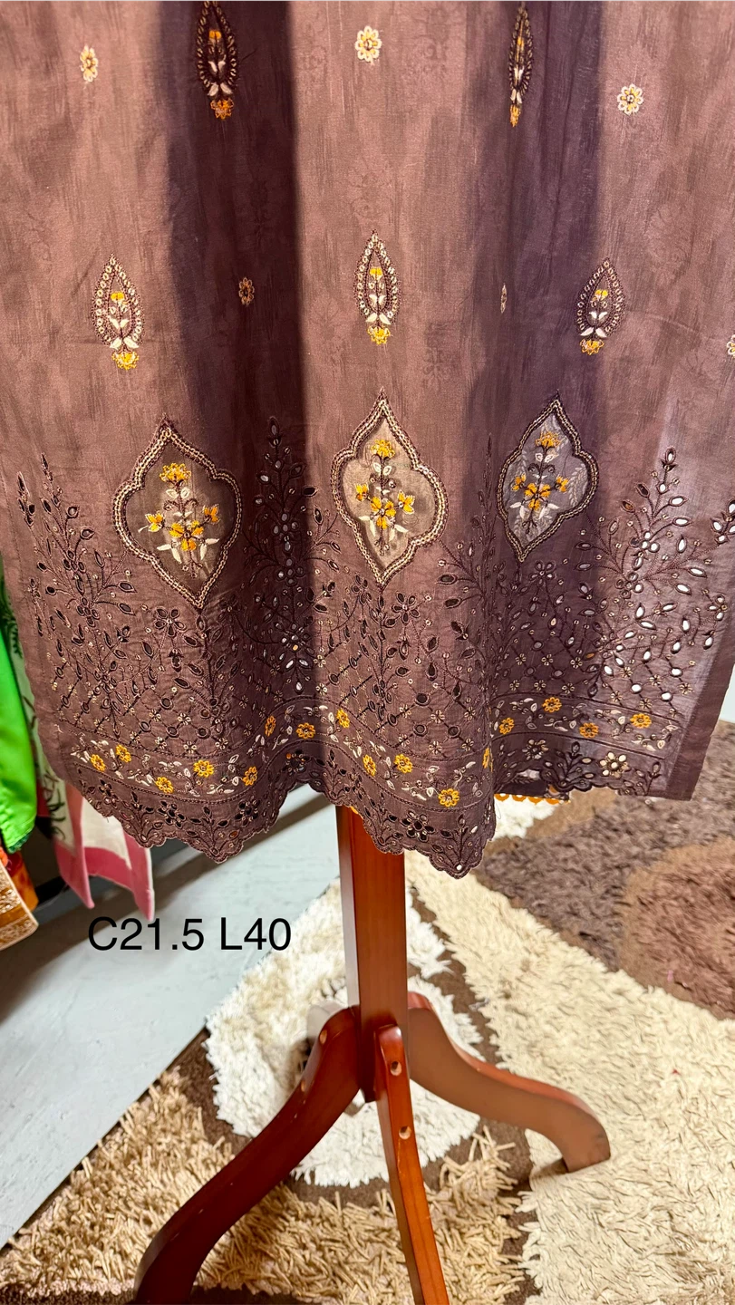 Riwayat Pret Embroidered brown three piece suit - photo 4