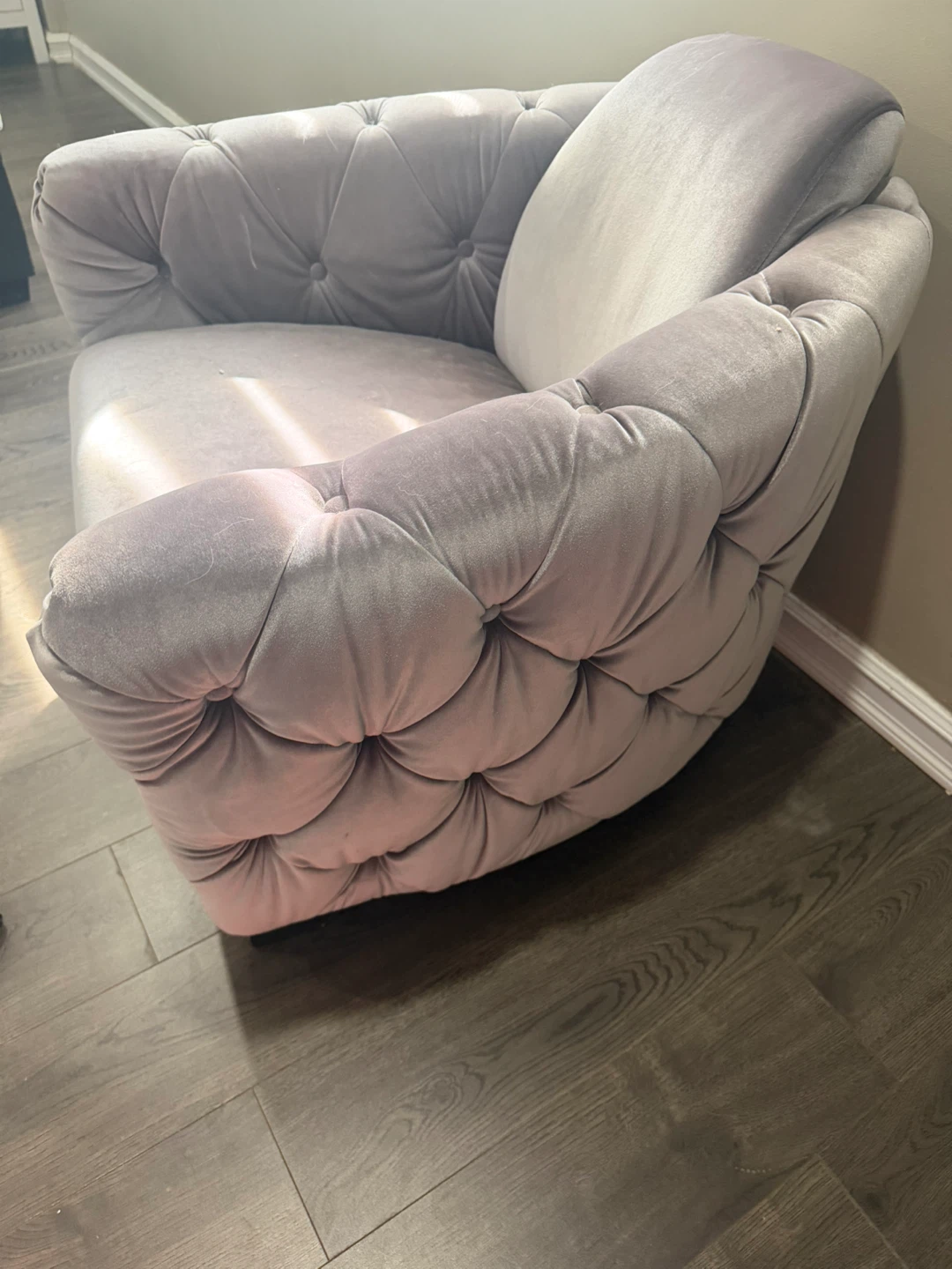 Grey Velvet Tufted Accent Chair