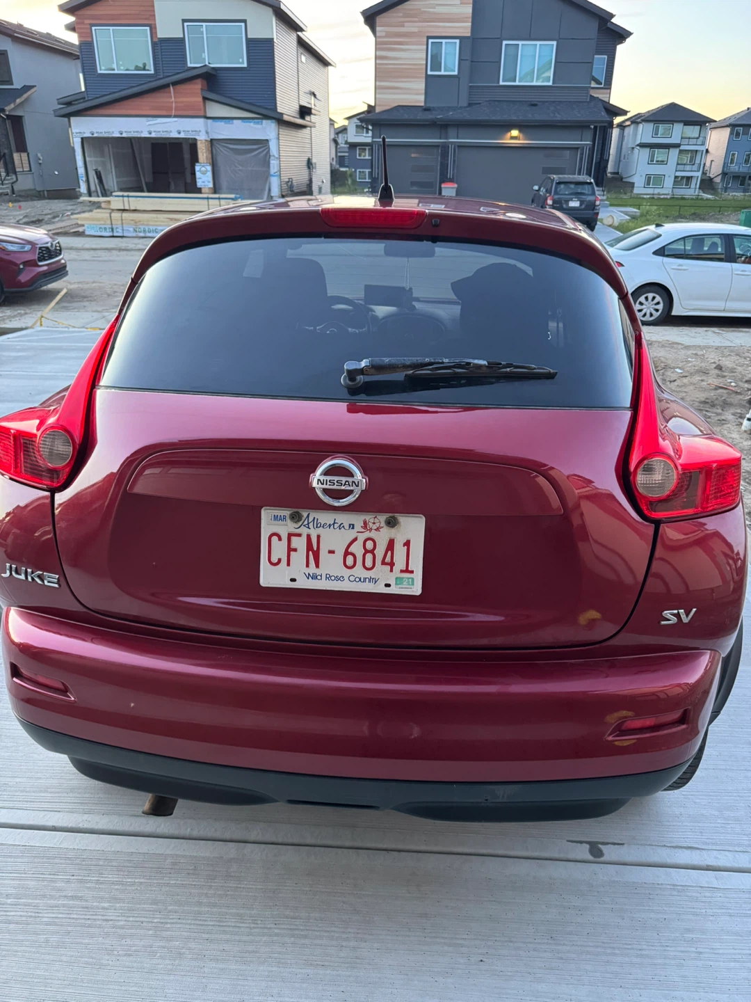 2012 Nissan Juke SV Red - photo 3