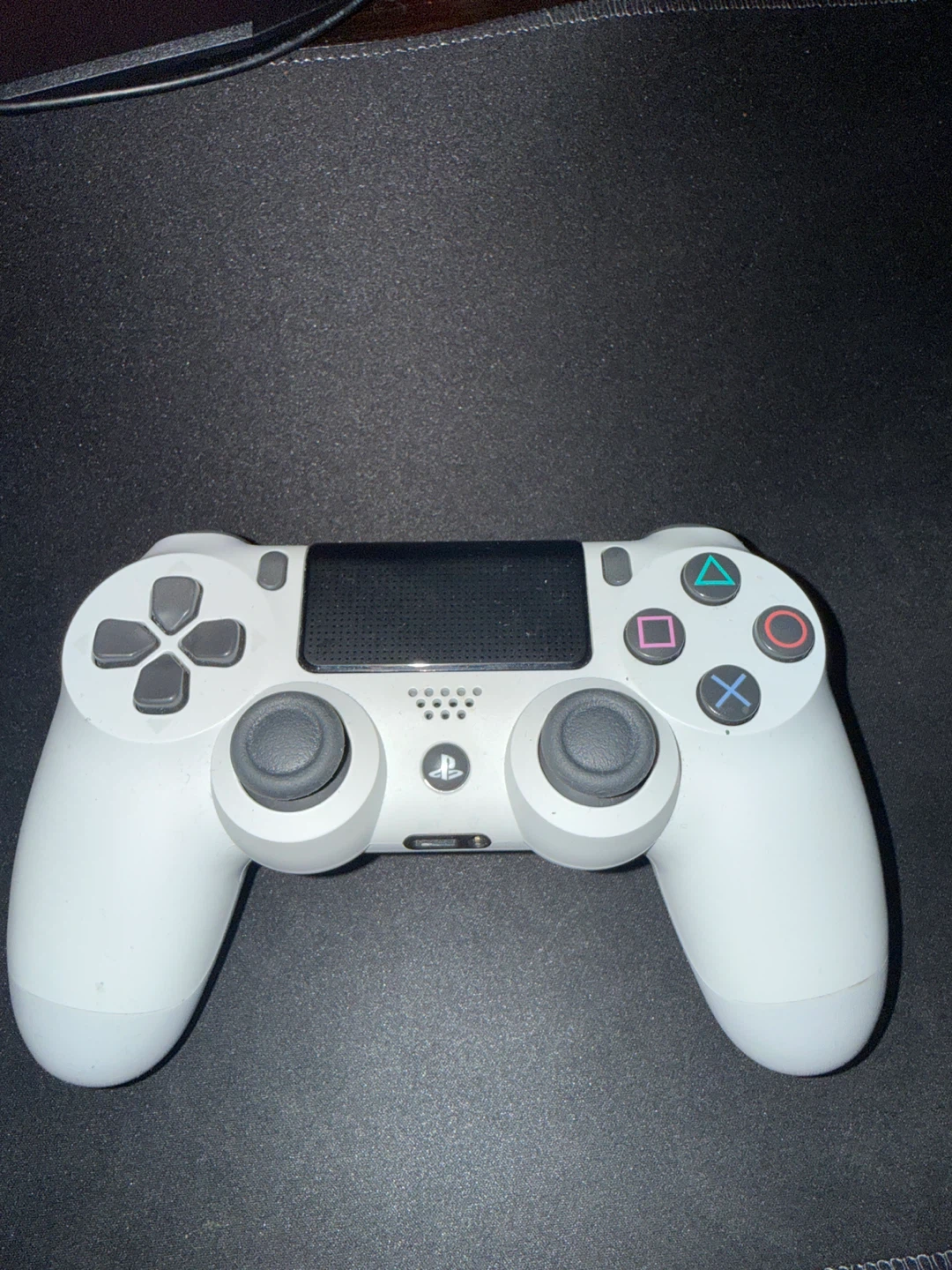 White Sony PlayStation 4 DualShock 4 Controller