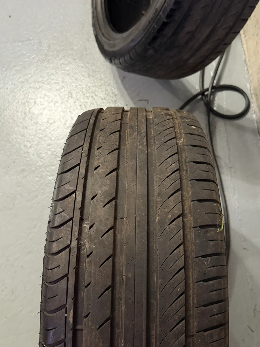 225/45/18 Tires Set of 4 - photo 4