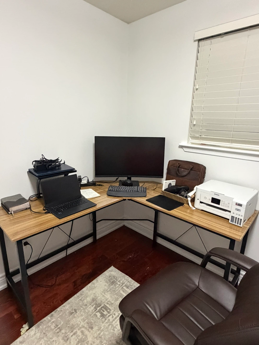 Computer Desk (Corner)