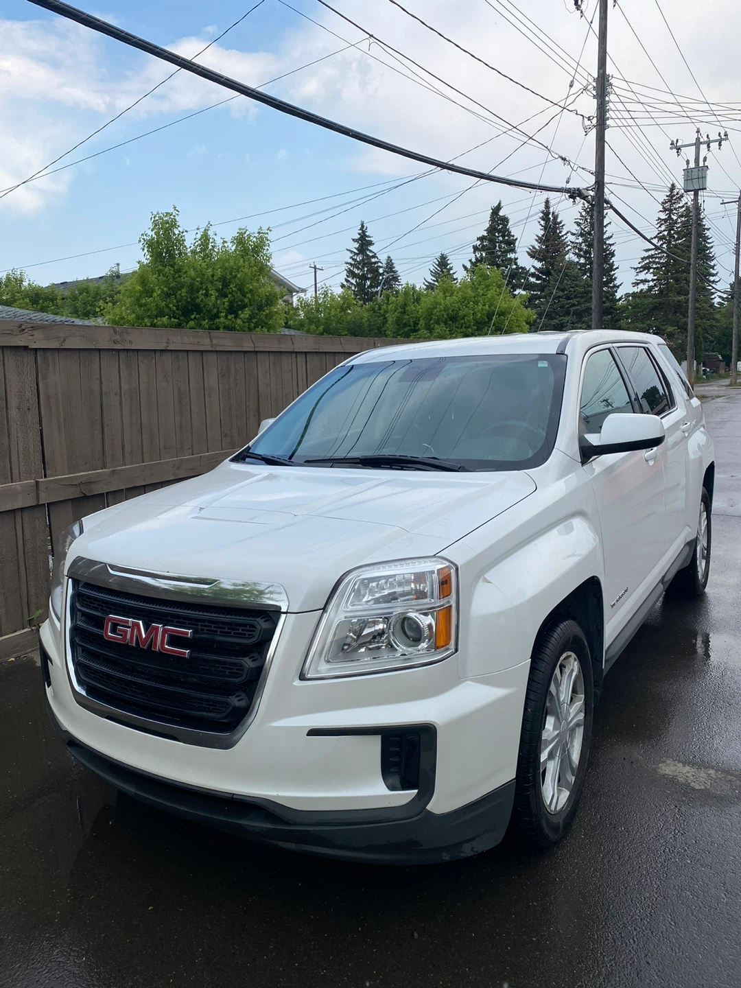 2017 GMC Terrain – Clean Title – Well Maintained – Great SUV