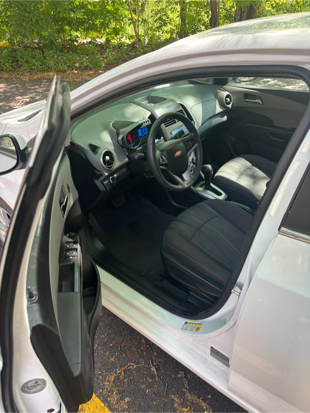 White Chevrolet Sonic Sedan - photo 2