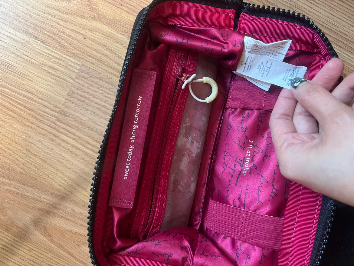 Lululemon Travel Pouch - photo 3