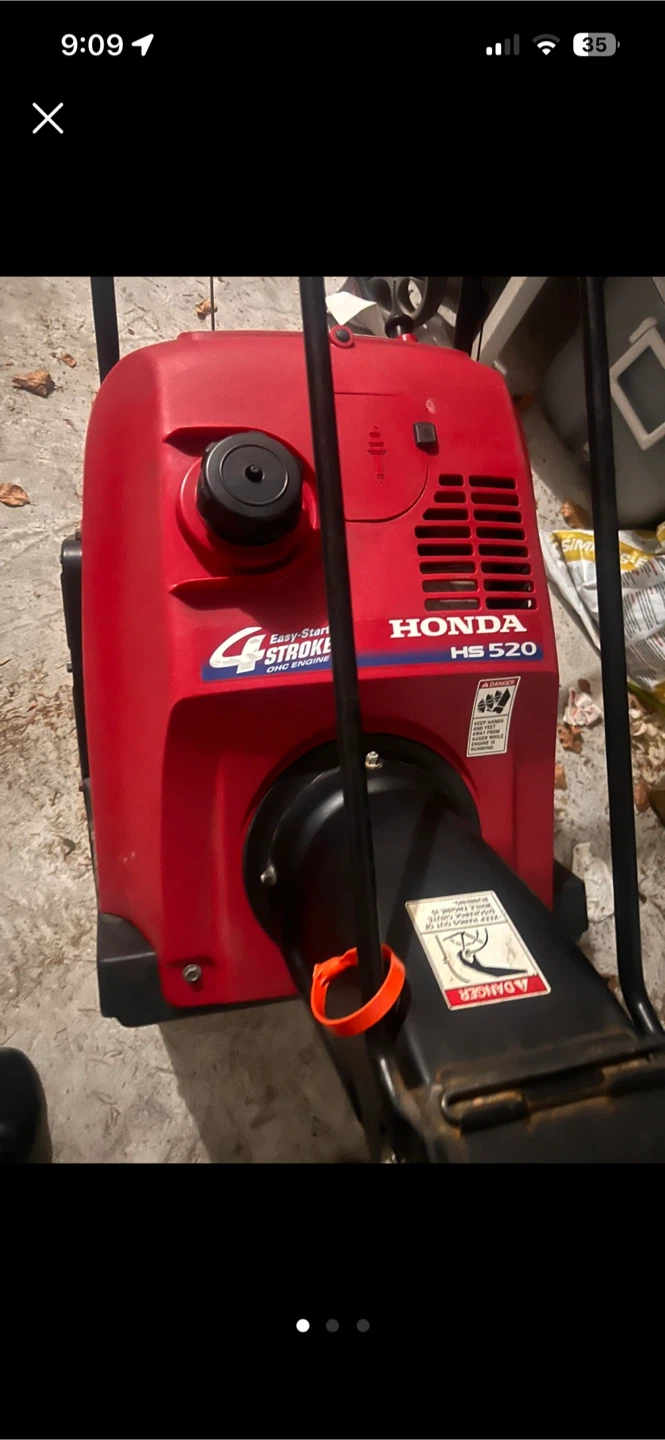 Honda HS520 Snowblower - photo 2