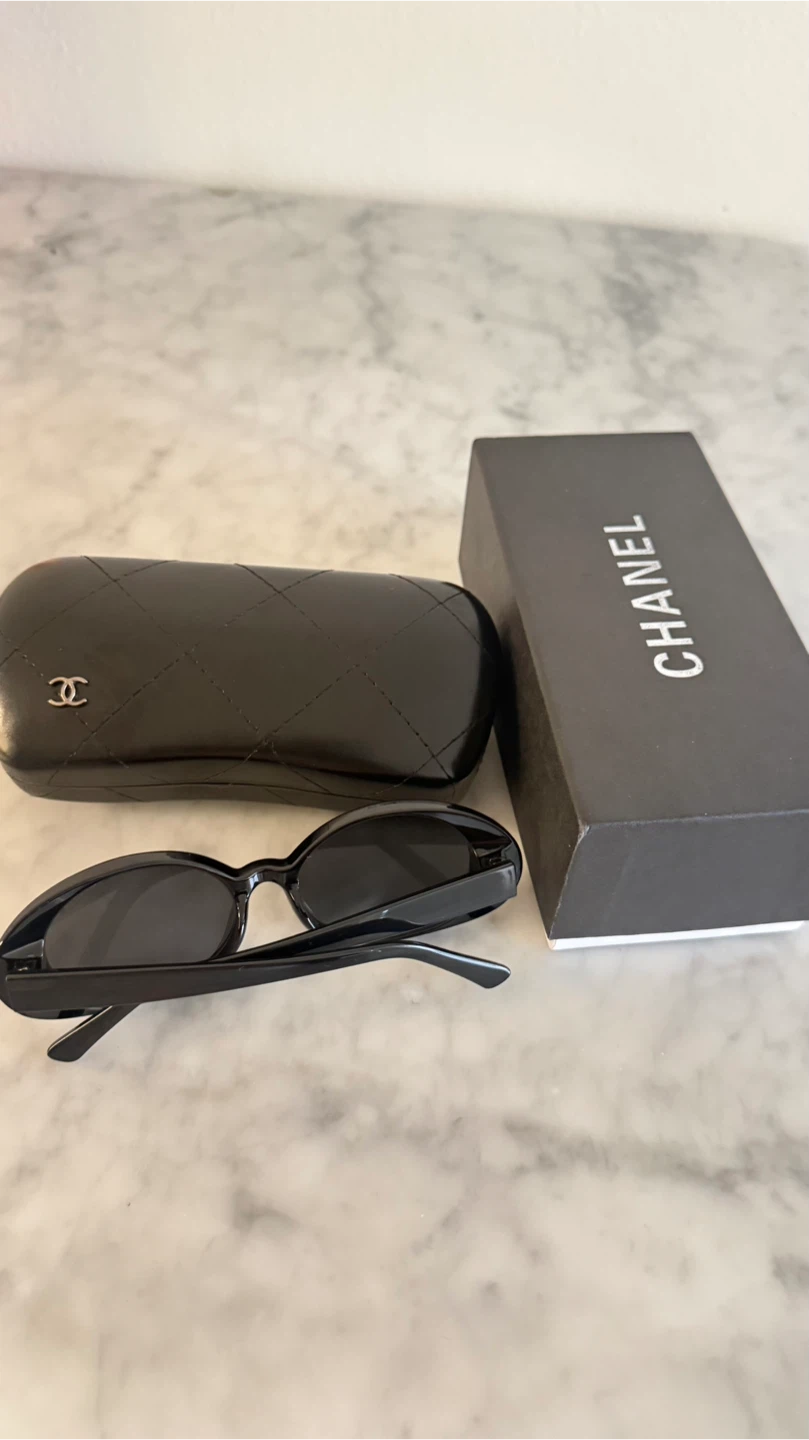 CHANEL Oval Sunglasses Black - photo 2