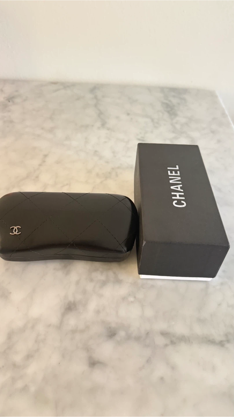 CHANEL Oval Sunglasses Black - photo 3